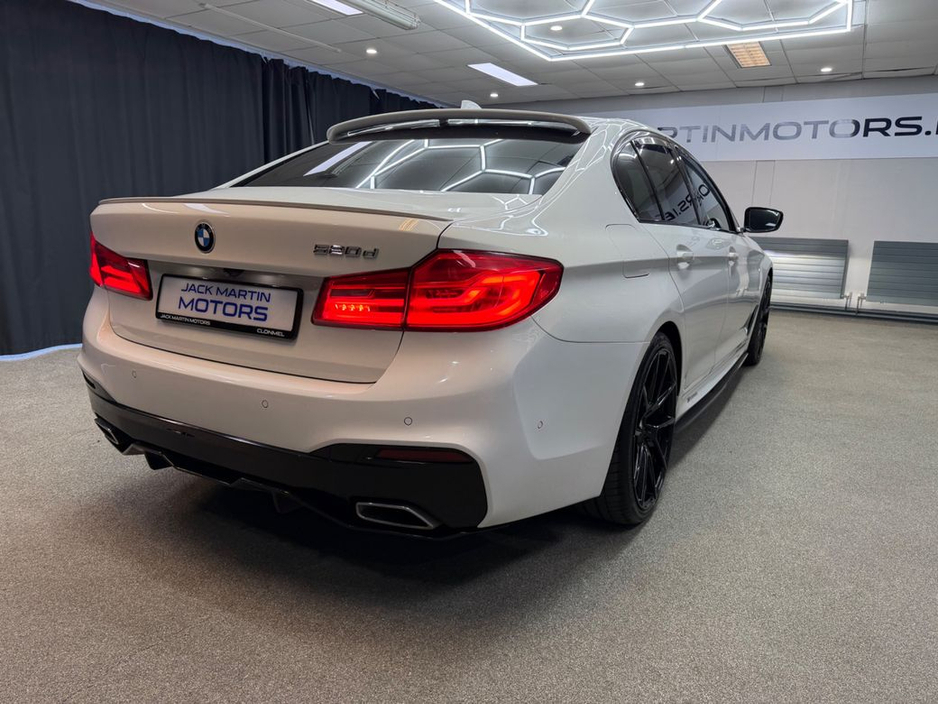 2019 BMW 5 Series - image 13