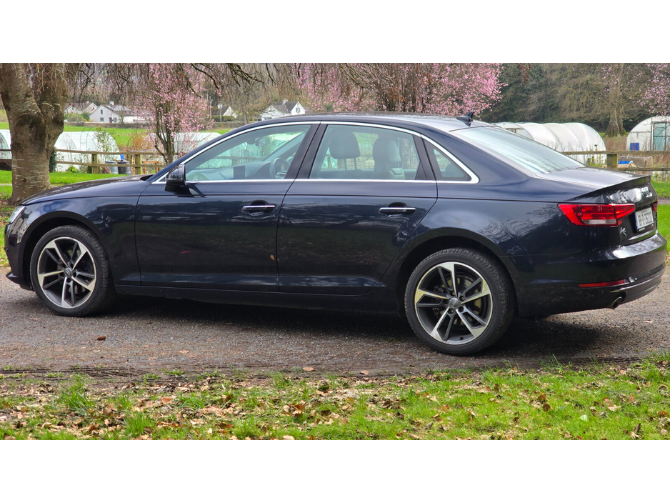 2018 Audi A4 - image 7