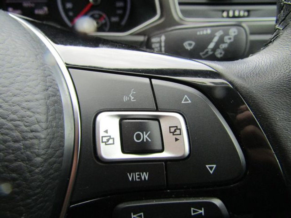 2019 Volkswagen T-Roc - image 22