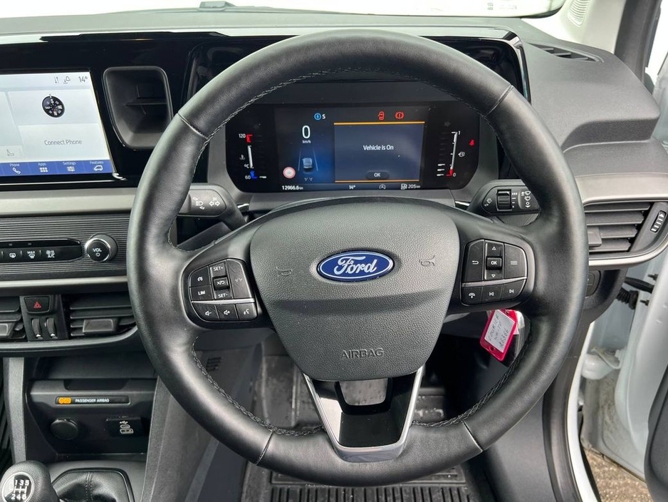 2025 Ford Transit - image 4