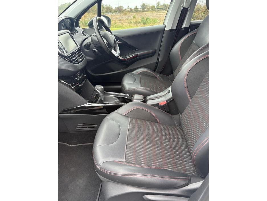 2016 Peugeot 2008 - image 8