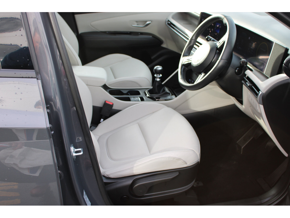 2025 Hyundai Tucson - image 13