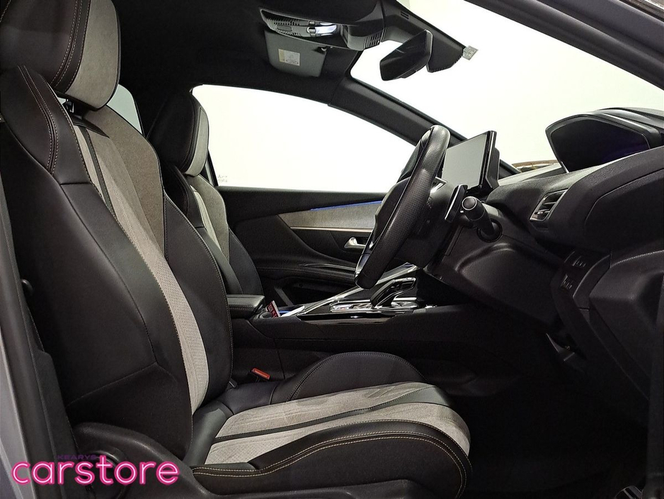 2021 Peugeot 3008 - image 12