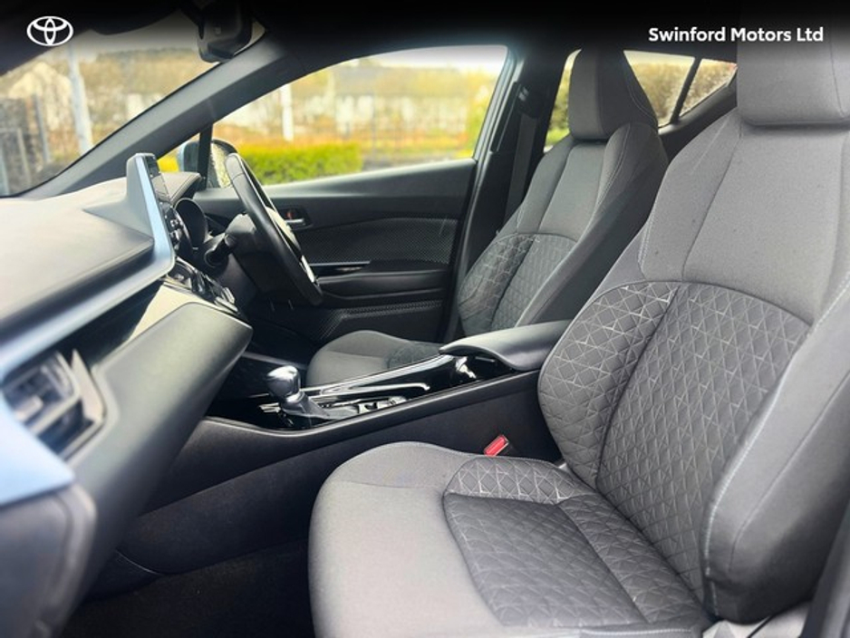 2020 Toyota C-HR - image 7