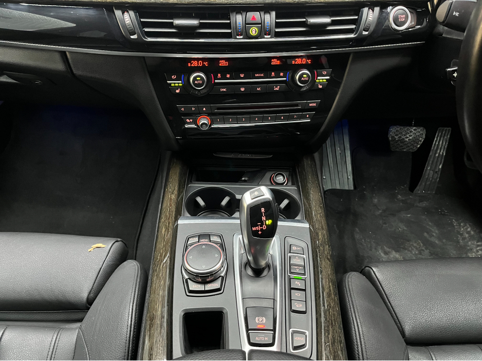 2016 BMW X5 €29950! 2016 BMW X5 XDRIVE 40E M-SPORT 2.0 AUTOMATIC / CRUISE CONTROL / REVERSE CAMERA / ELECTRIC MEMORY & HEATED SEATS / PADDLE SHIFTERS / PANORAMIC SUNROOF / HEATED REAR SEATS €29,950