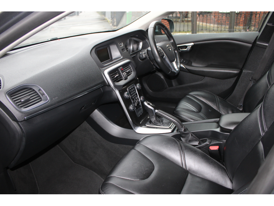 2016 Volvo V40 D2 MOMENTUM ED GT 5DR AUTOMATIC €13,300