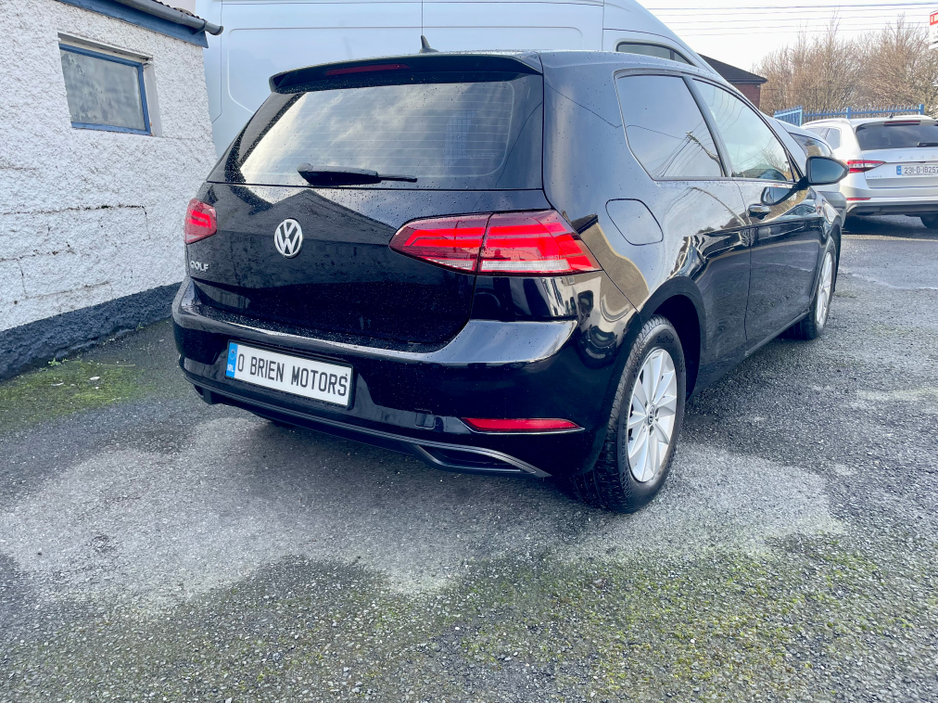 2019 Volkswagen Golf - image 18