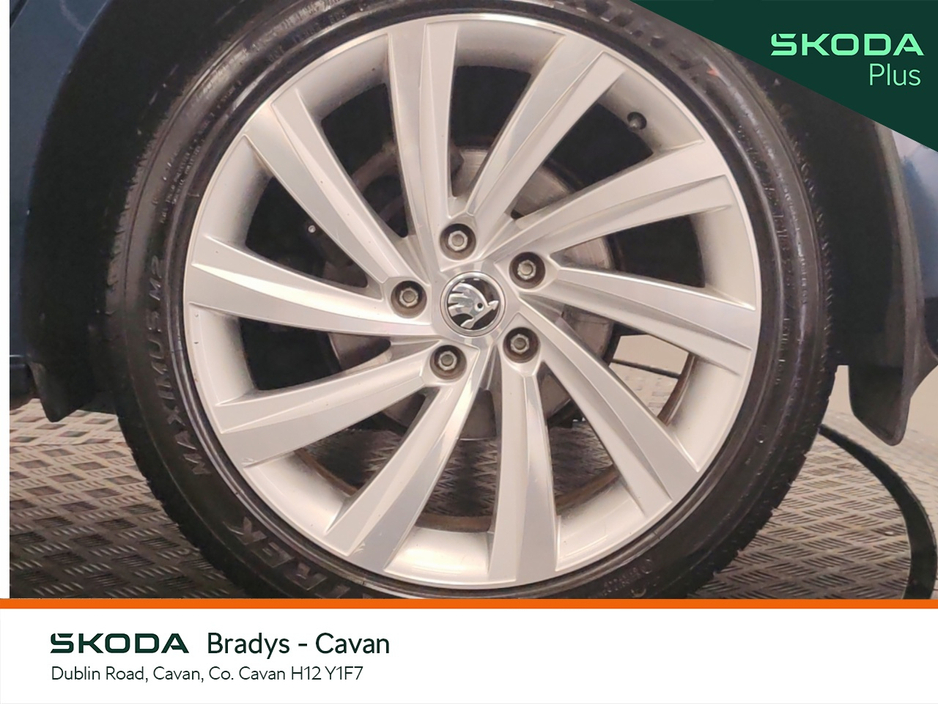 2023 Skoda Octavia - image 9