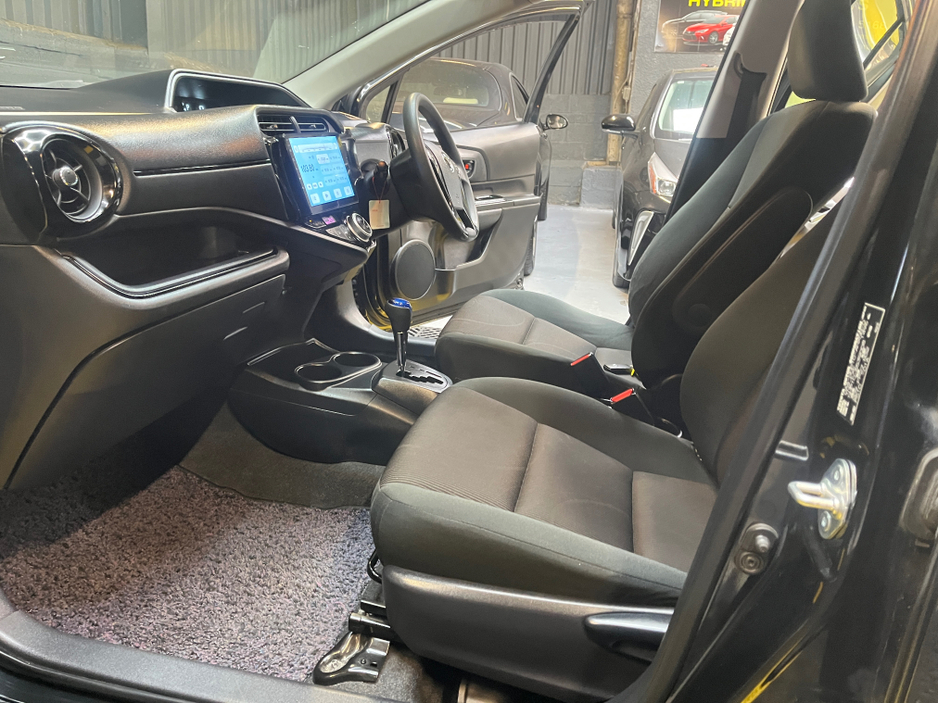 2017 Toyota Aqua 2017 hybrid auto €10,995