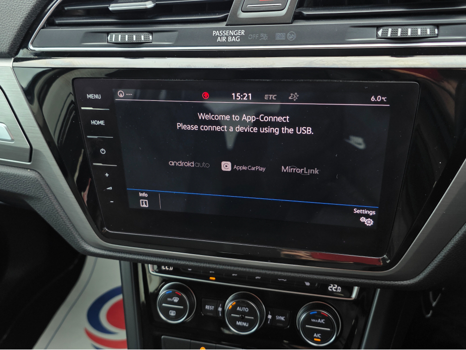 2018 Volkswagen Touran - image 23