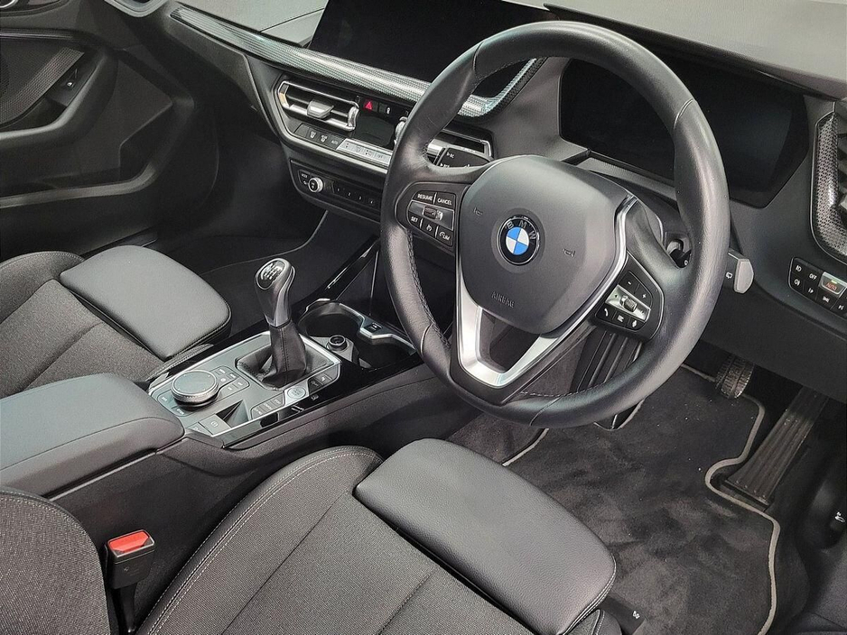 2024 BMW 1 Series - image 6