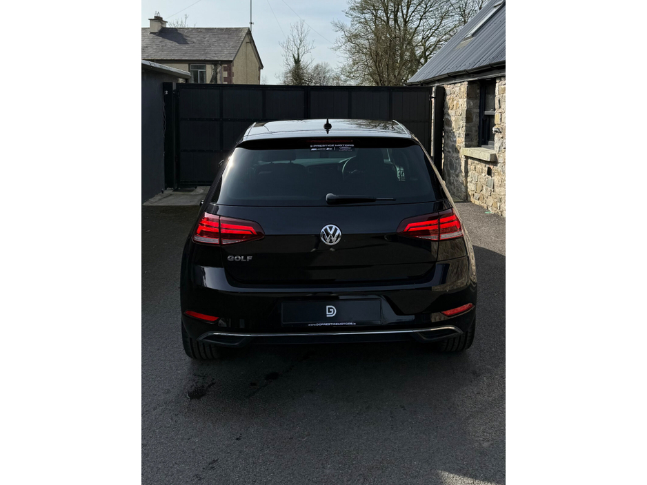 2018 Volkswagen Golf - image 5