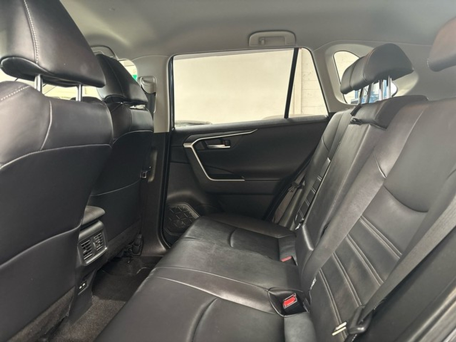 2021 Toyota Rav4 - image 7