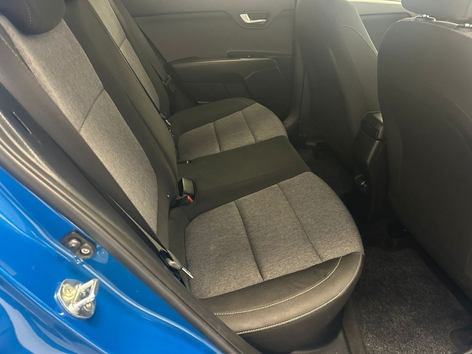 2022 Kia Stonic - image 5