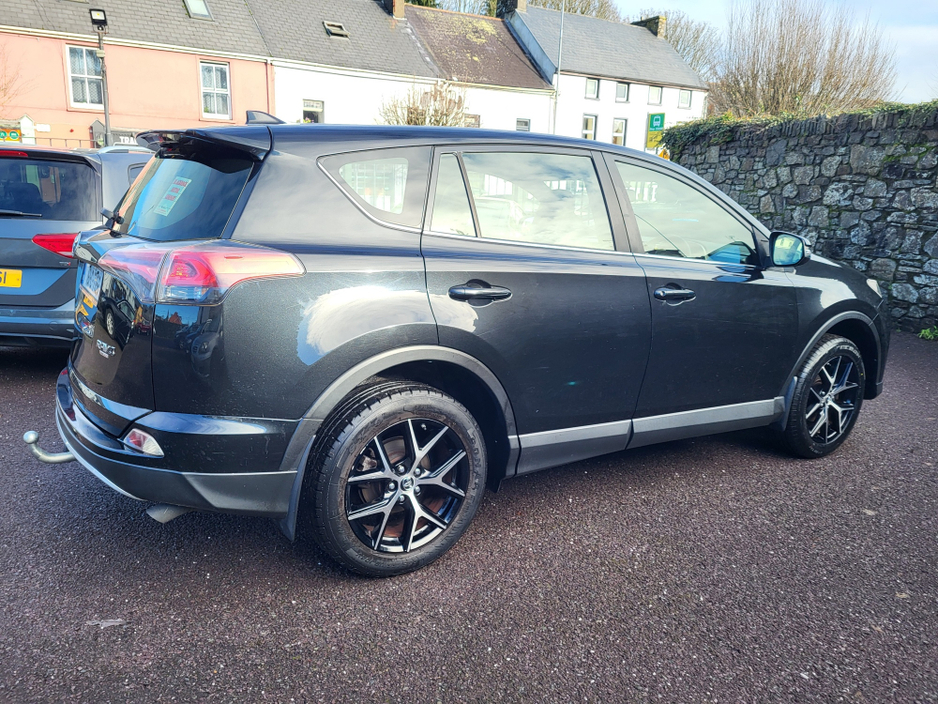 2016 Toyota Rav4 - image 2