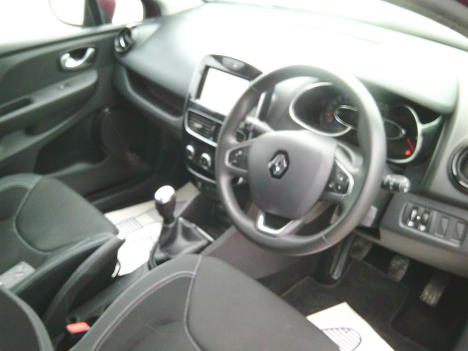 2018 Renault Clio - image 4