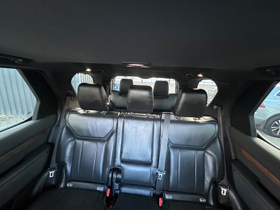 2019 Land Rover Discovery - image 16
