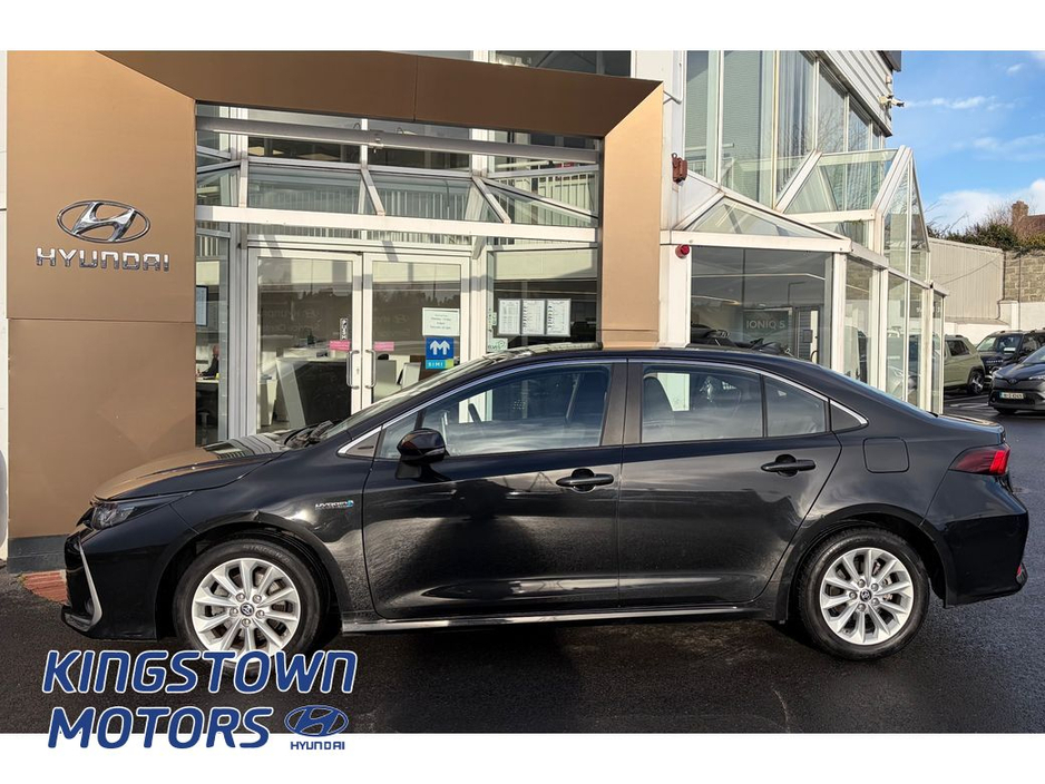 2022 Toyota Corolla HYB Luna Saloon 4DR AU €25,750