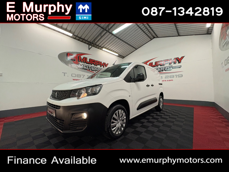 2021 Peugeot Partner - image 3