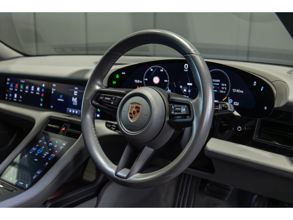 2023 Porsche Taycan Taycan Sport Turismo €71,950