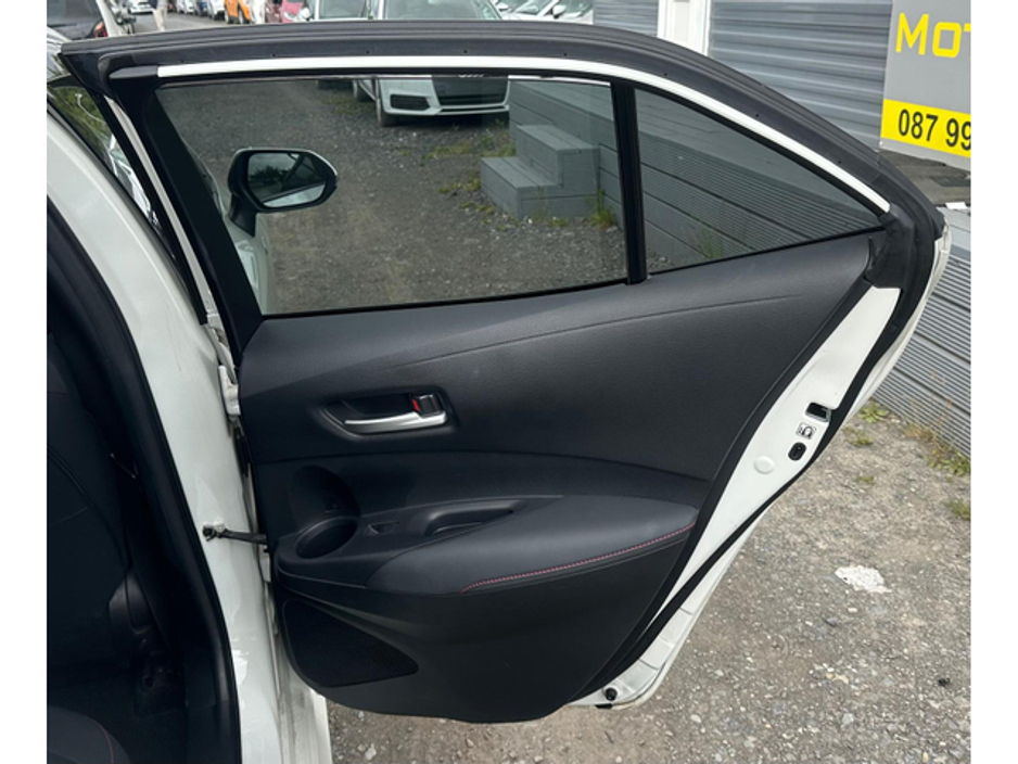 2018 Toyota Corolla - image 11