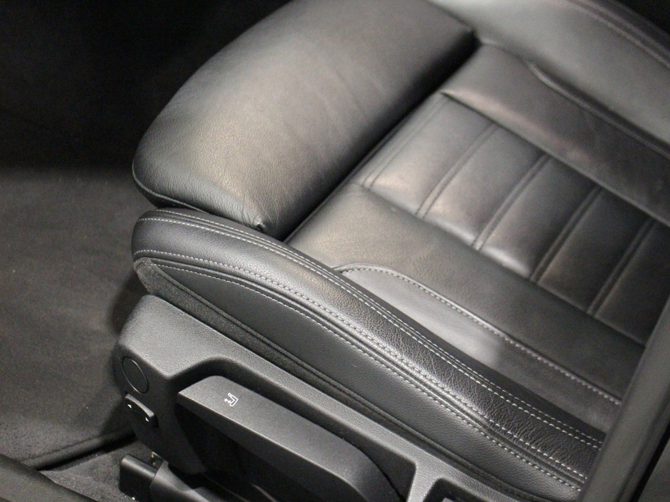 2019 BMW 3 Series - image 19