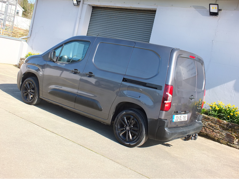 2022 Citroen Berlingo - image 5