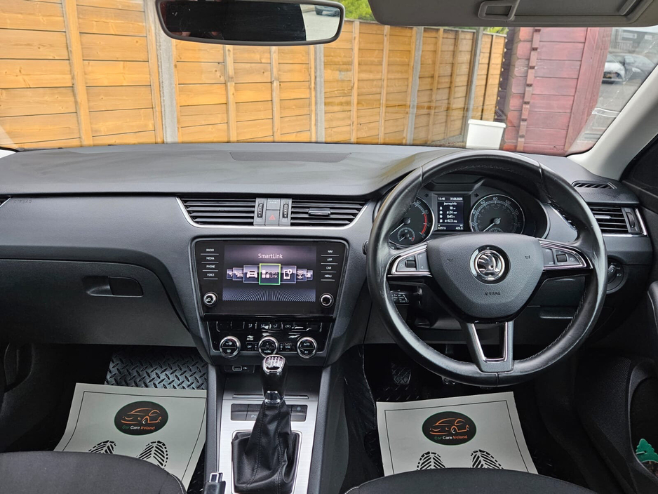 2020 Skoda Octavia - image 22