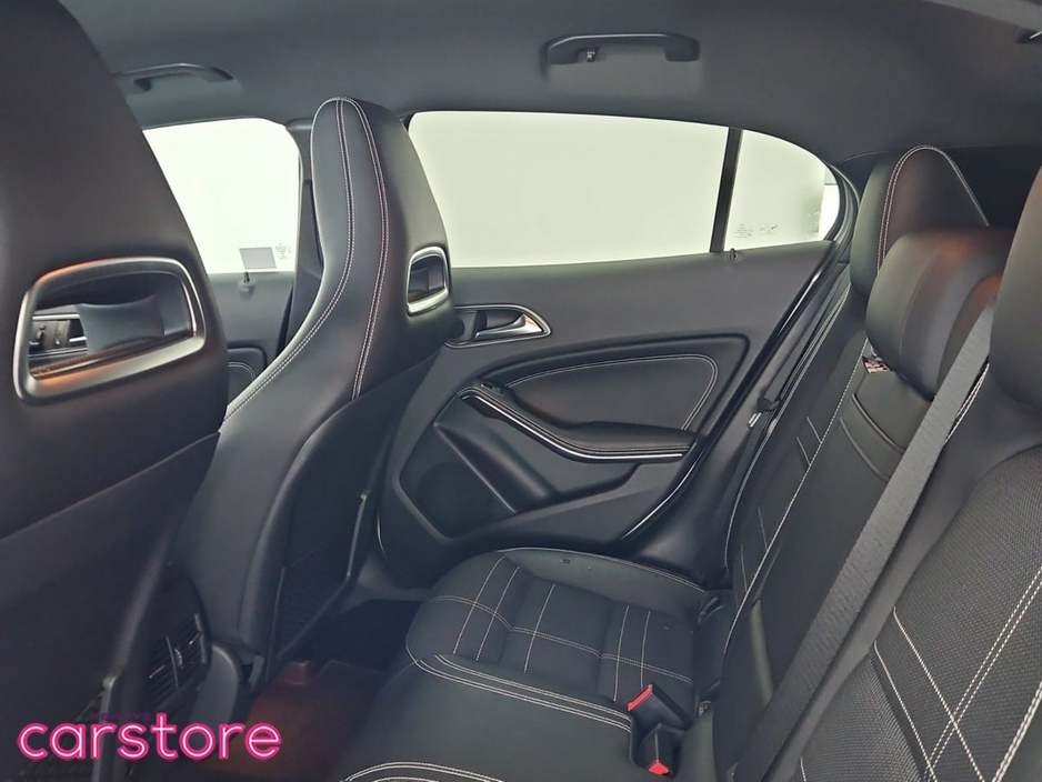 2016 Mercedes-Benz GLA Class - image 13