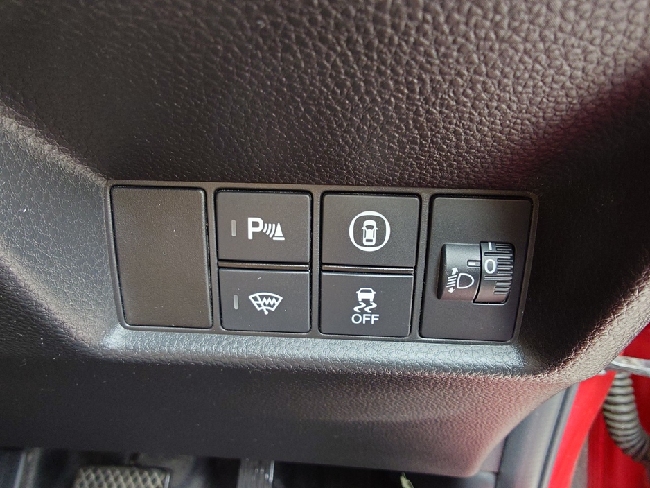 2020 Honda Fit - image 8