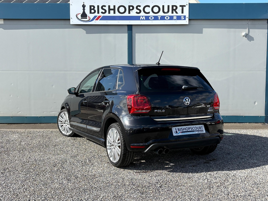 2015 Volkswagen Polo - image 11