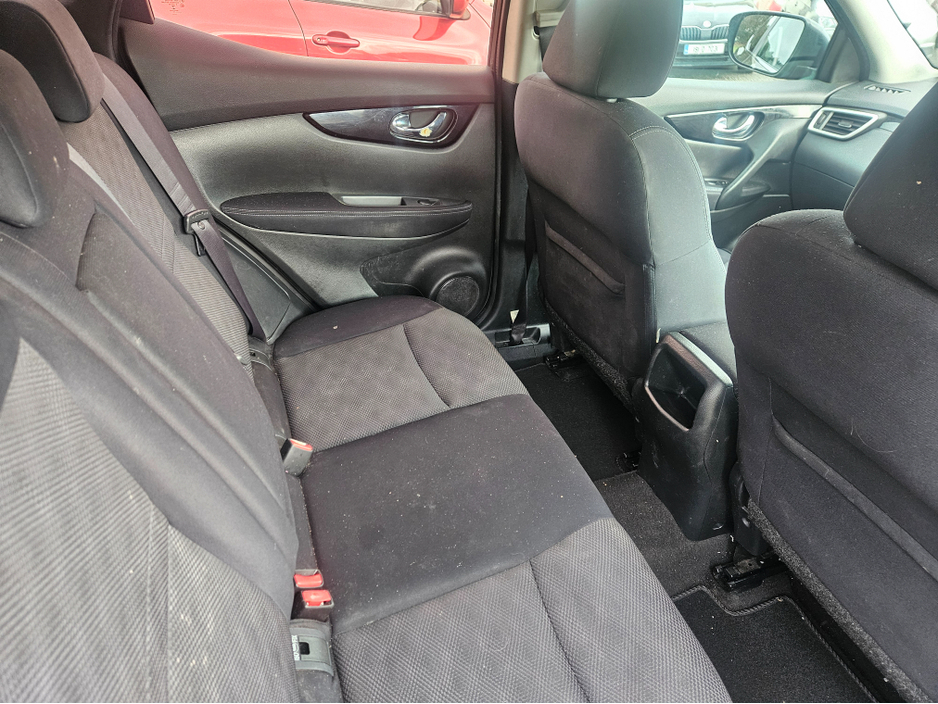 2014 Nissan Qashqai - image 9
