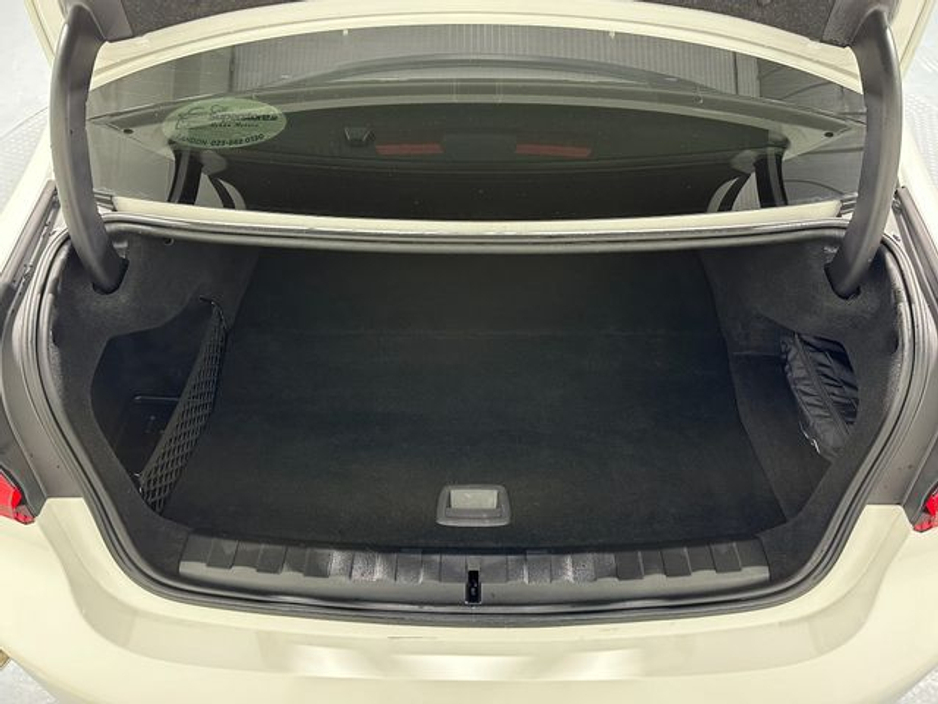 2025 BMW 3 Series - image 24