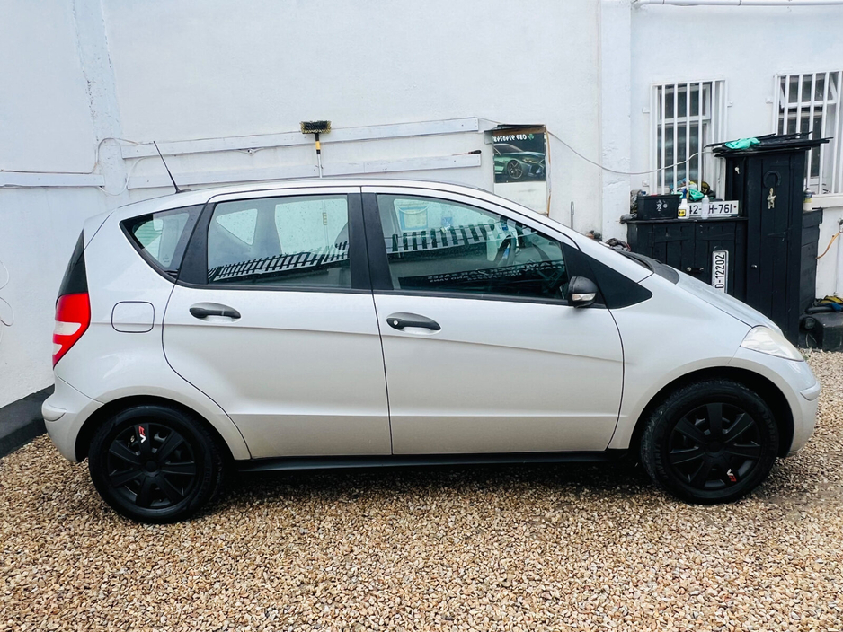 2010 Mercedes-Benz A Class - image 9