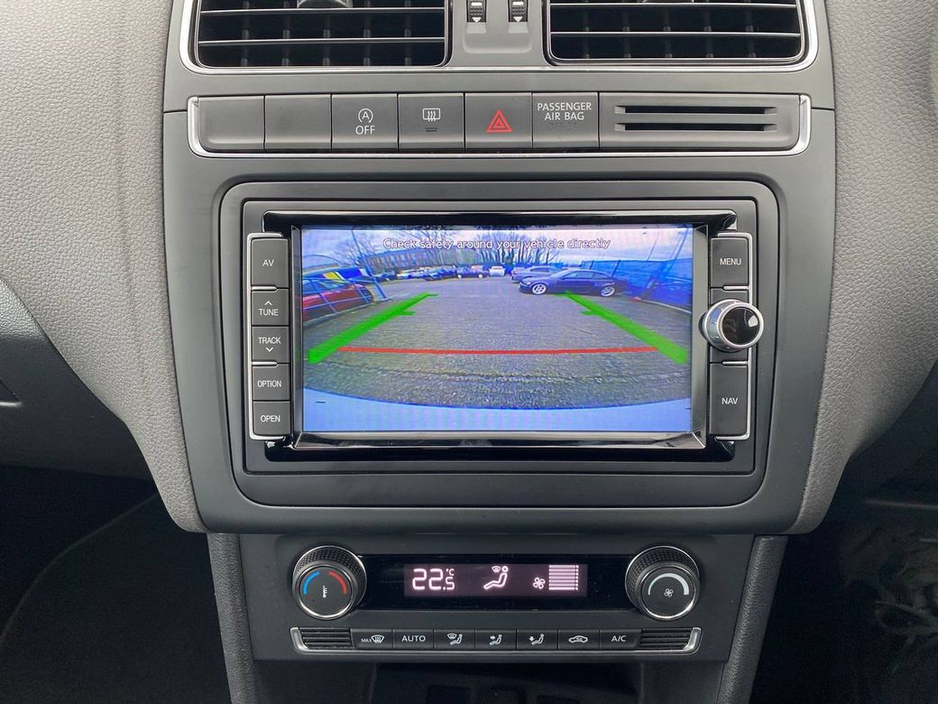 2017 Volkswagen Polo - image 7