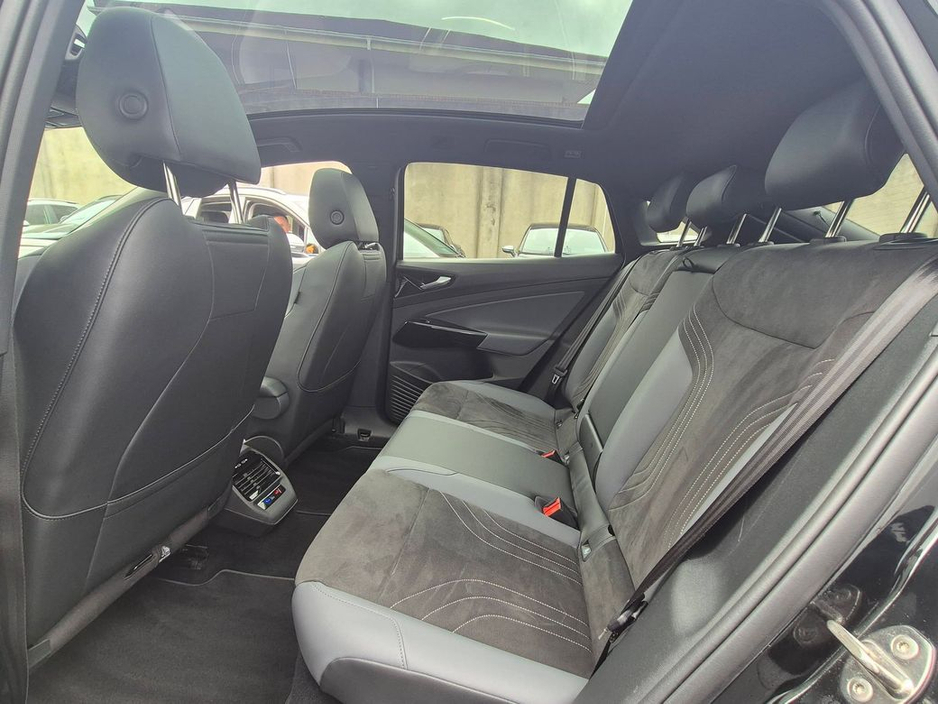 2023 Volkswagen ID.5 - image 20