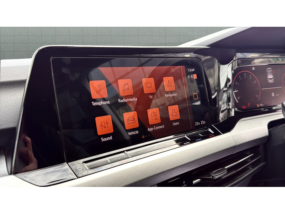 2021 Volkswagen Golf - image 14