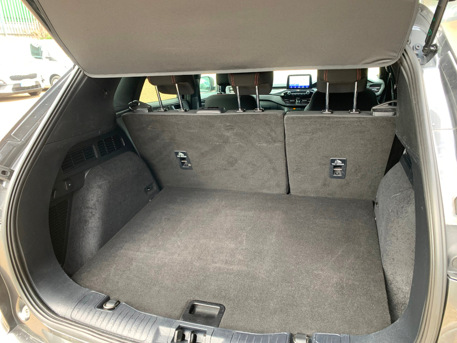 2021 Ford Kuga - image 11