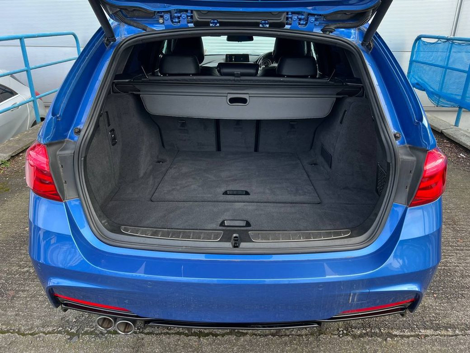 2018 BMW 3 Series 320d M-SPORT COMPETITION TOURING // LEATHER HEATED M-SPORT SEATS // REVERSE CAMERA // NEW 20" M3 COMP ALLOYS €26,900