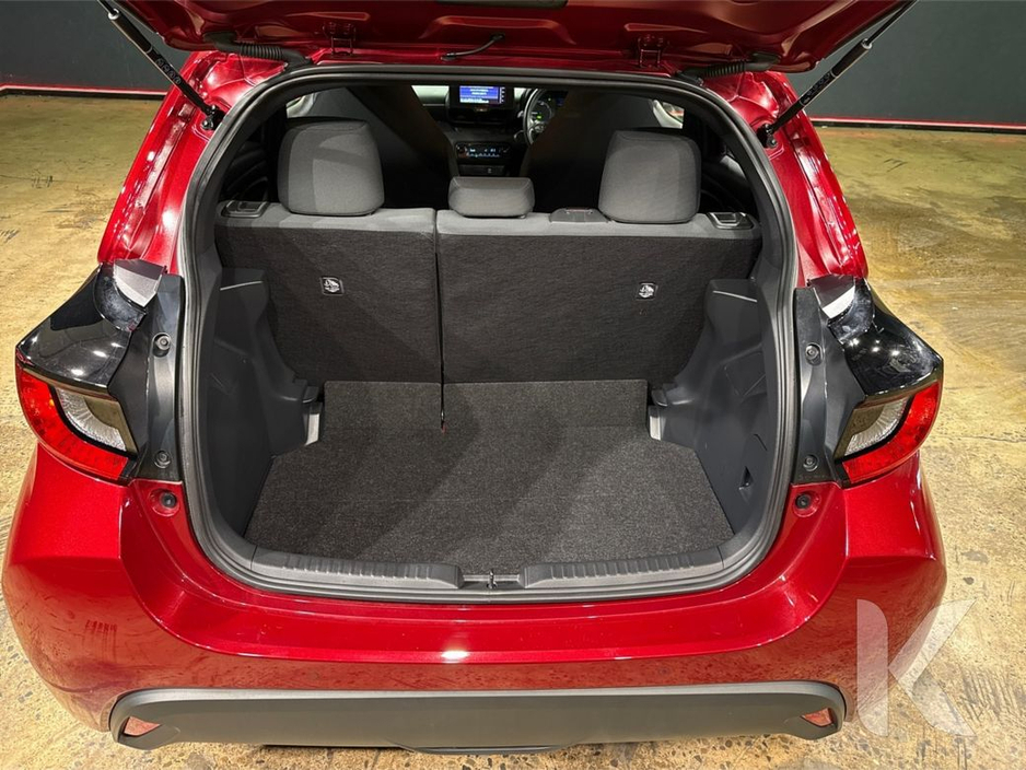 2025 Toyota Yaris - image 12