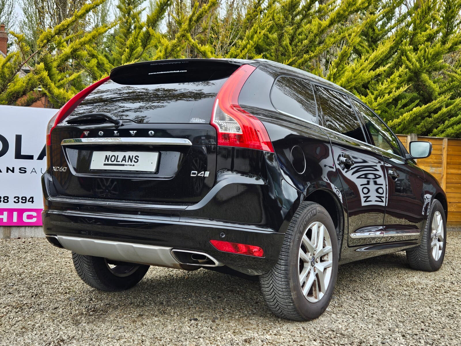 2016 Volvo XC60 - image 12