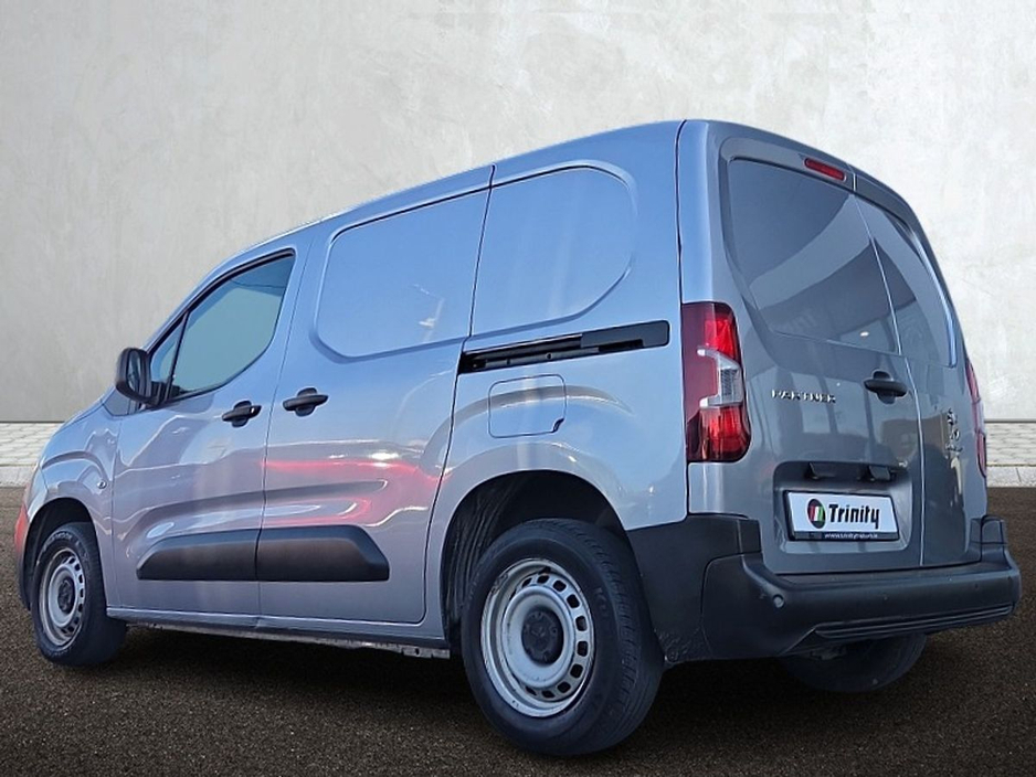 2024 Peugeot Partner - image 17