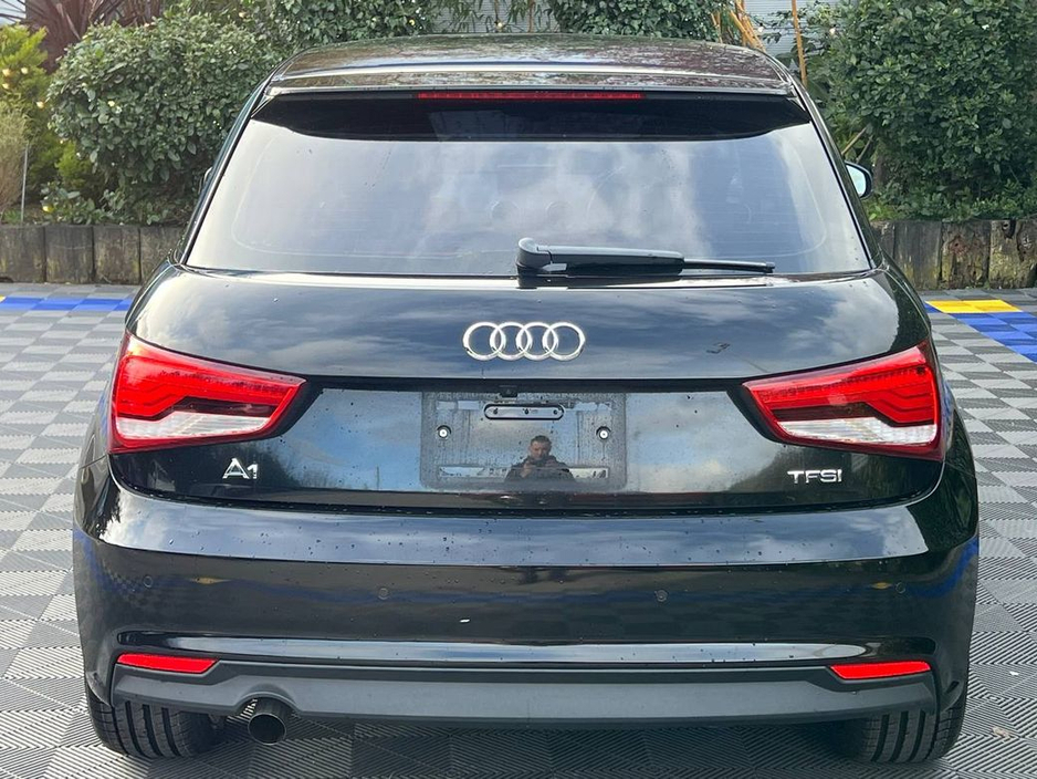 2015 Audi A1 - image 16