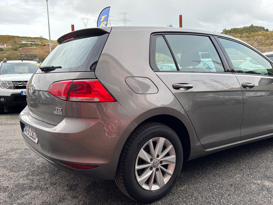 2014 Volkswagen Golf - image 16