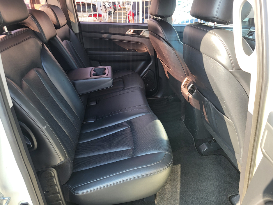 2021 Ssangyong Musso - image 17