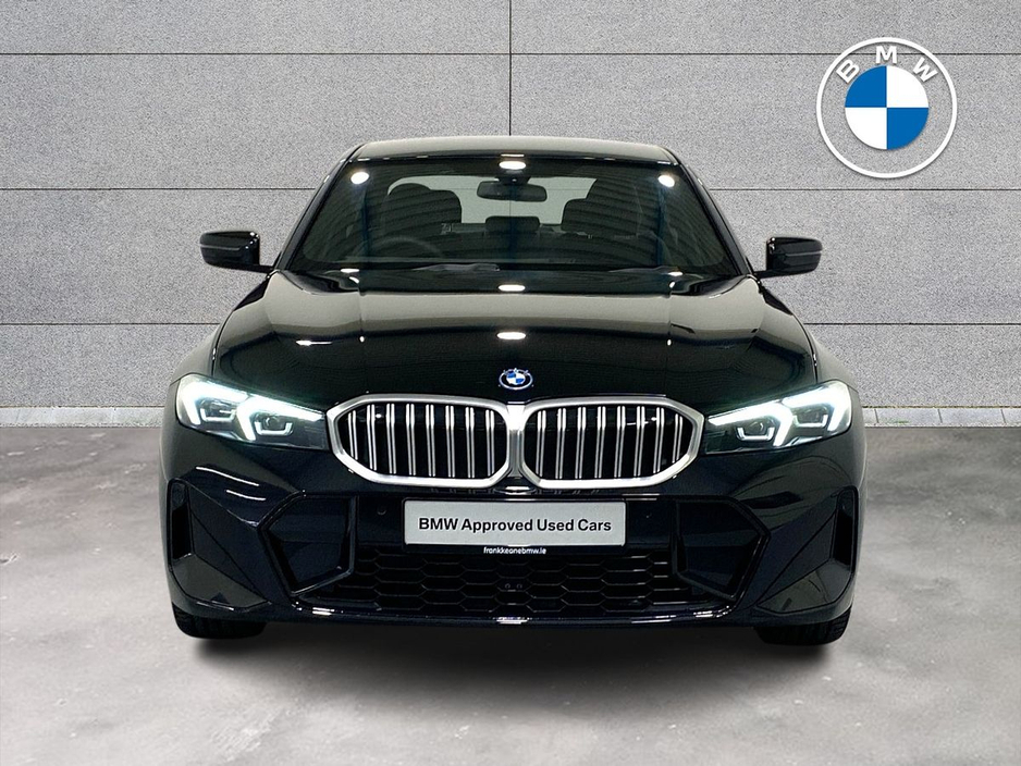 2025 BMW 3 Series - image 16