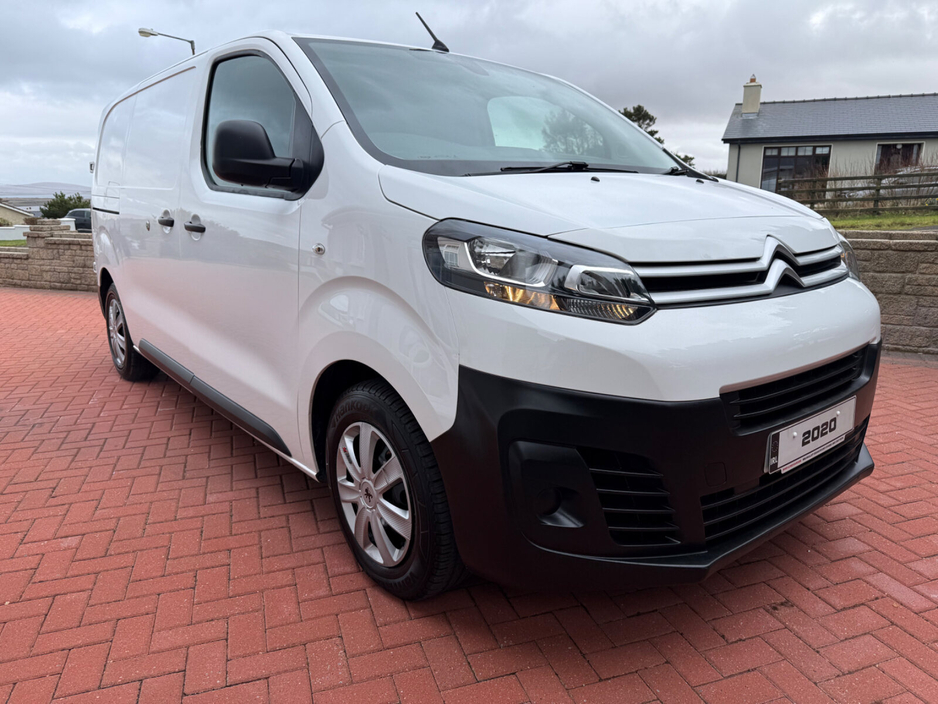 2020 Citroen Dispatch - image 4