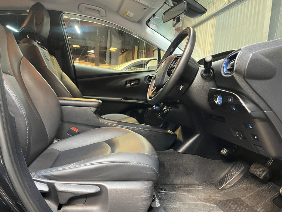 2020 Toyota Prius - image 9