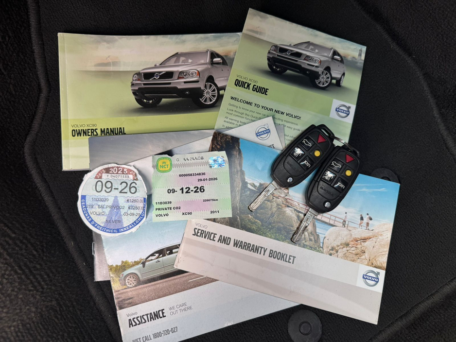 2011 Volvo XC90 - image 32