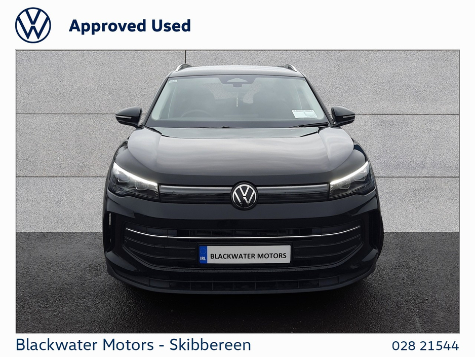 2025 Volkswagen Tiguan - image 12